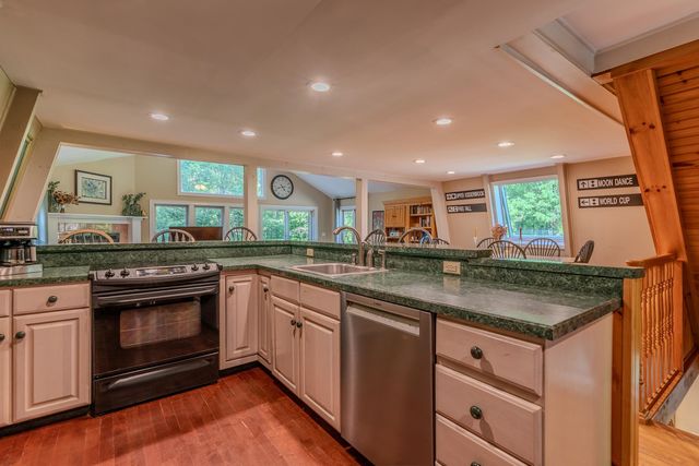 1 Beaver Street, Winhall, VT 05340
