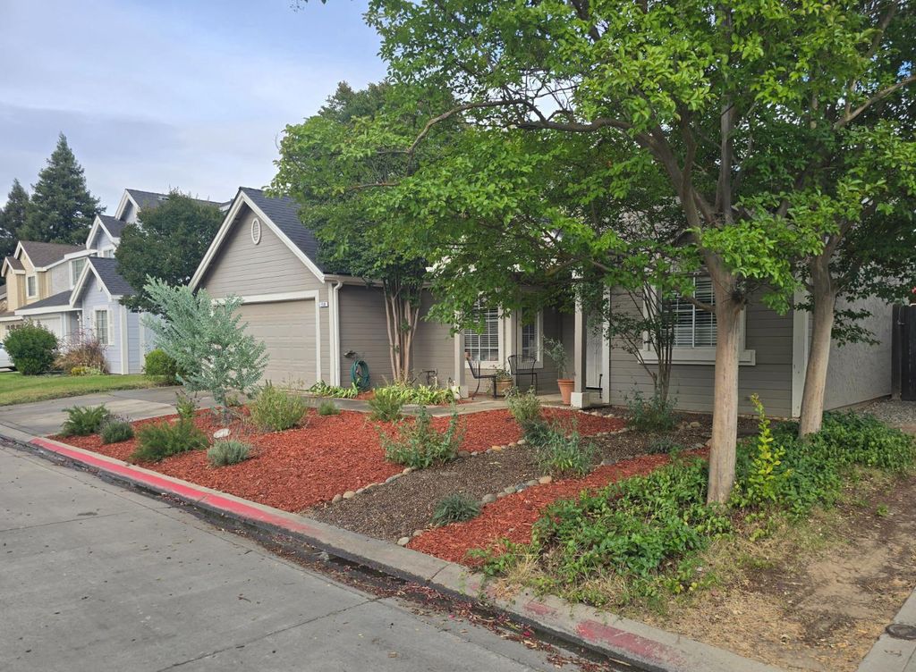 Image 1 of property listing at 8665 N Cedar Avenue # 118, Fresno, CA 93720