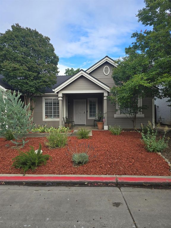 Image 36 of property listing at 8665 N Cedar Avenue # 118, Fresno, CA 93720
