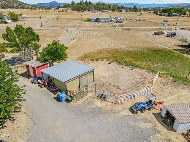 14501 Avalon Road, White City, OR 97503