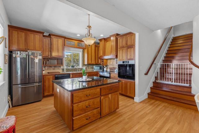 14501 Avalon Road, White City, OR 97503