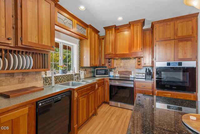 14501 Avalon Road, White City, OR 97503