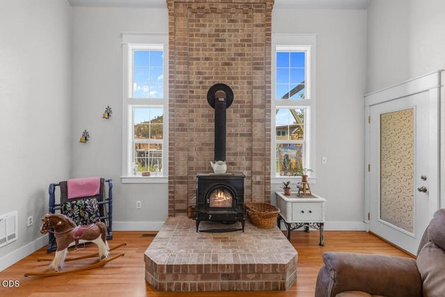 14501 Avalon Road, White City, OR 97503