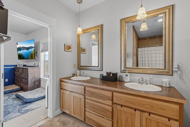 14501 Avalon Road, White City, OR 97503