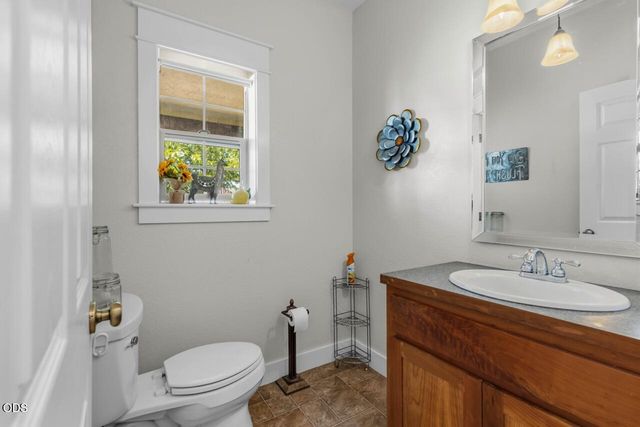 14501 Avalon Road, White City, OR 97503
