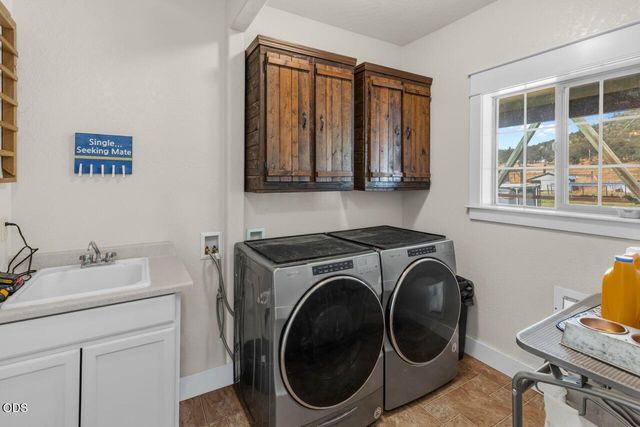 14501 Avalon Road, White City, OR 97503