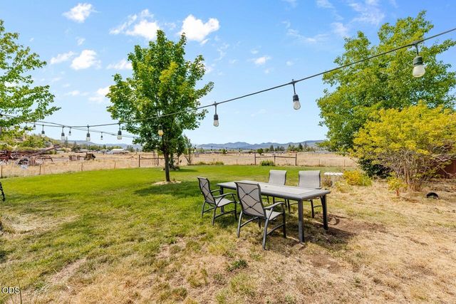 14501 Avalon Road, White City, OR 97503