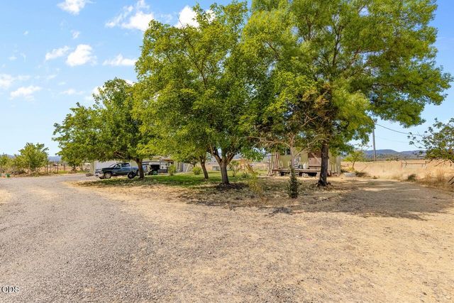 14501 Avalon Road, White City, OR 97503