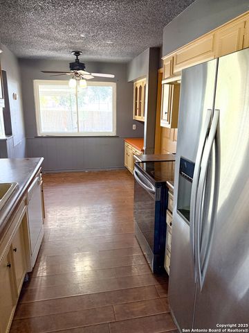 126 Granada, Universal City, TX 78148