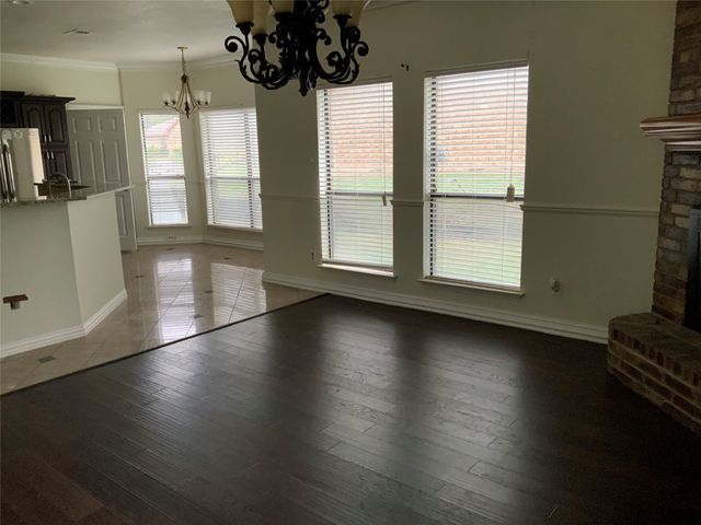 404 Saddle Head Drive, Desoto, TX 75115