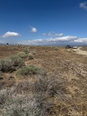 76 SW Avenue A-12, Lancaster, CA 93536