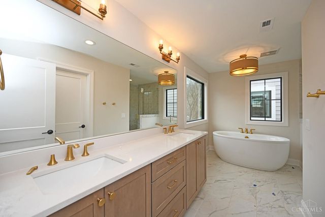 7408 Orchard Street, Columbia Twp, OH 45227