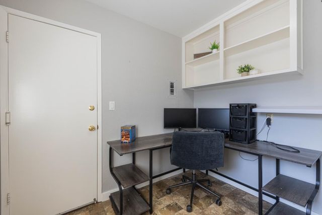 19311 Creekside Circle, Salinas, CA 93908