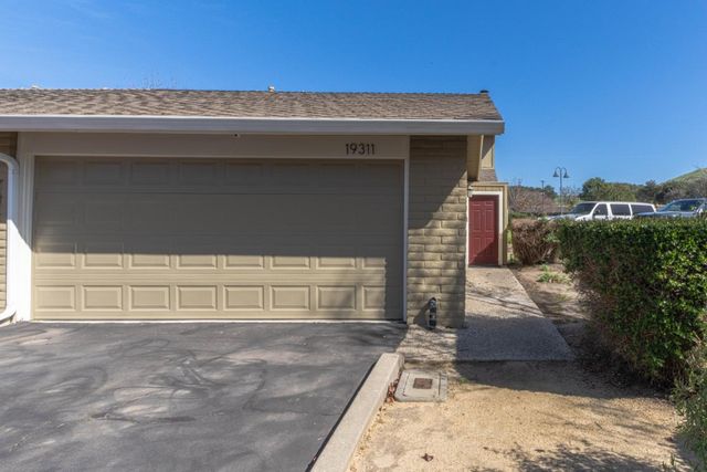 19311 Creekside Circle, Salinas, CA 93908