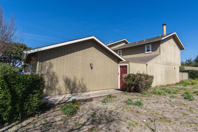 19311 Creekside Circle, Salinas, CA 93908