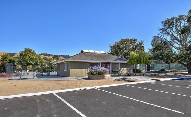 19311 Creekside Circle, Salinas, CA 93908
