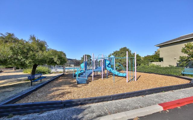 19311 Creekside Circle, Salinas, CA 93908