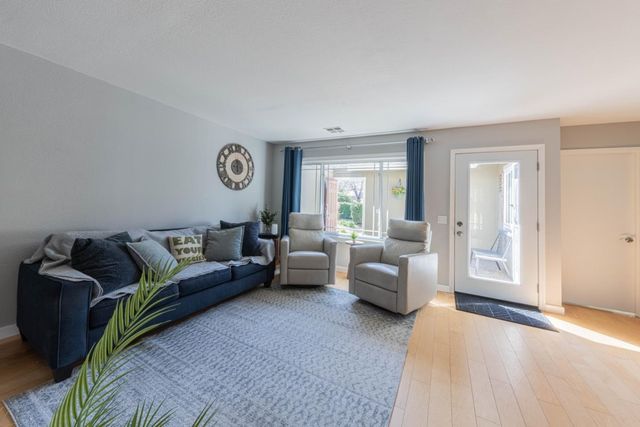 19311 Creekside Circle, Salinas, CA 93908