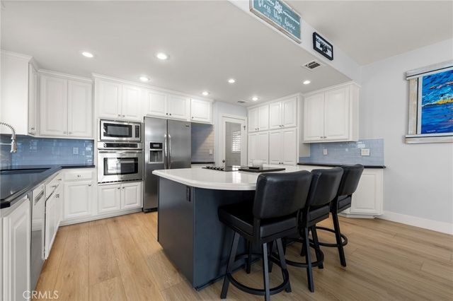 1014 England Street, Huntington Beach, CA 92648