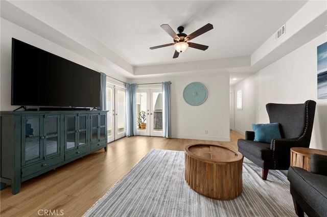 1014 England Street, Huntington Beach, CA 92648