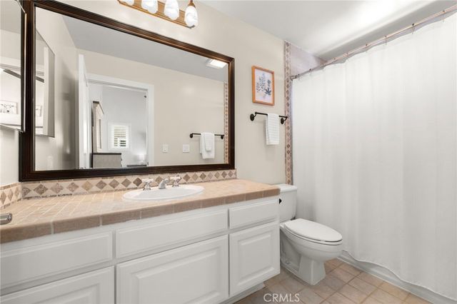 1014 England Street, Huntington Beach, CA 92648