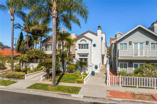 1014 England Street, Huntington Beach, CA 92648