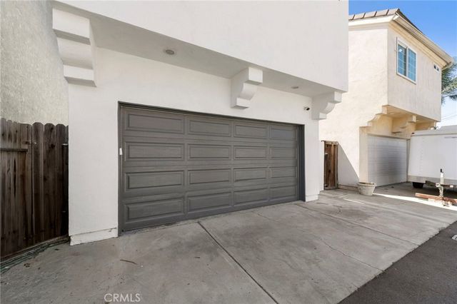 1014 England Street, Huntington Beach, CA 92648