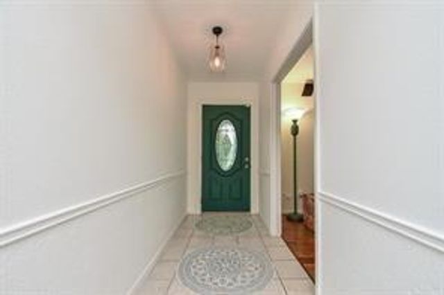 101 Pin Oak Drive, Baytown, TX 77520