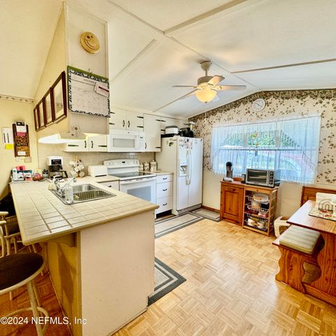 106 HELEN Avenue, Interlachen, FL 32148