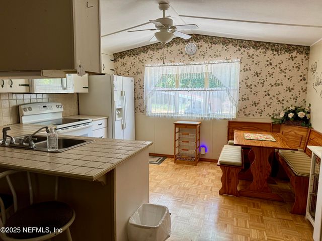 106 HELEN Avenue, Interlachen, FL 32148