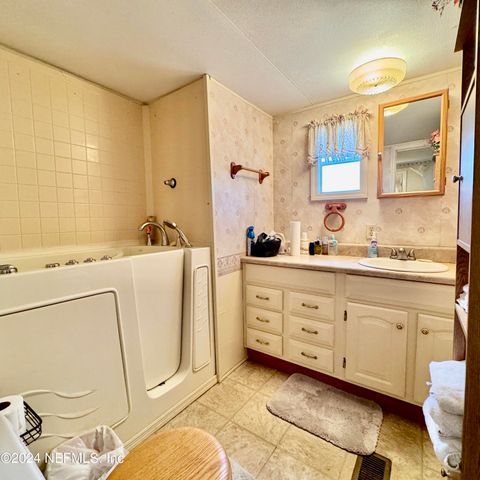 106 HELEN Avenue, Interlachen, FL 32148