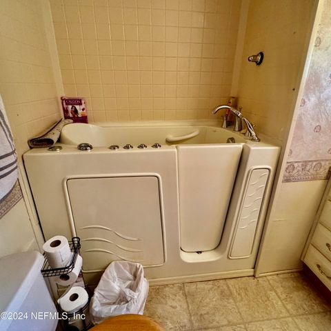 106 HELEN Avenue, Interlachen, FL 32148