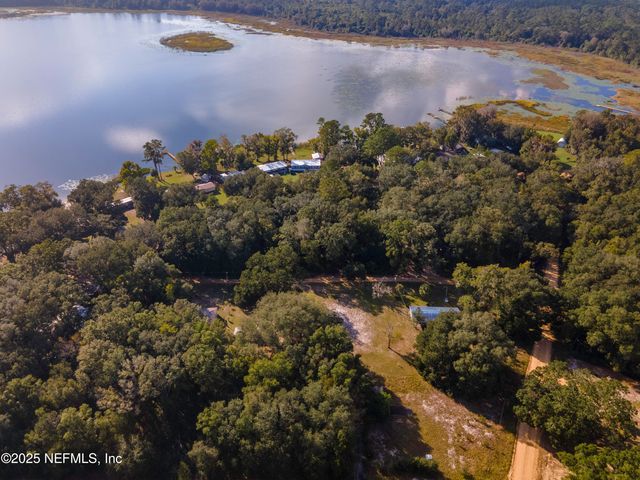 106 HELEN Avenue, Interlachen, FL 32148