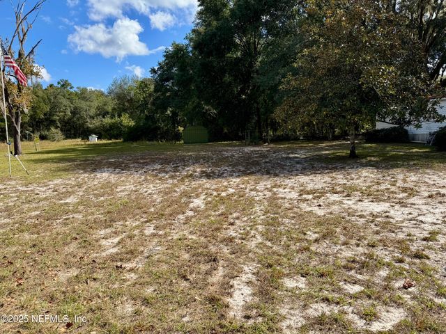 106 HELEN Avenue, Interlachen, FL 32148