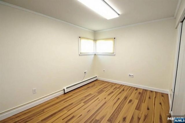 9 Pine Street, Midland Park, NJ 07432