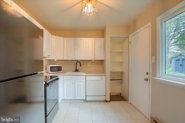 114 HEATHER DR, Harrisburg, PA 17112