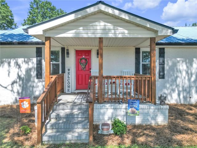 1048 Old Gantt Mill Road, Anderson, SC 29625
