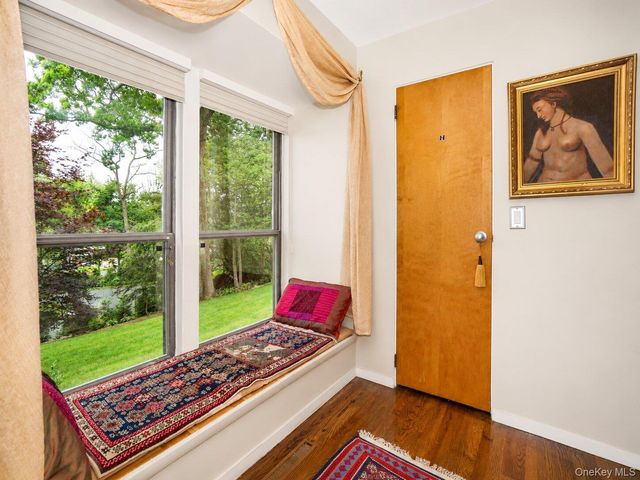 4 Stoneridge Court, Syosset, NY 11791