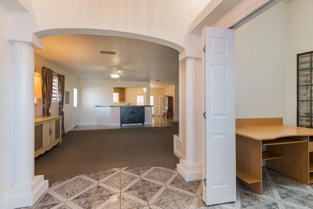 314 Don Carlos Avenue NE, Los Lunas, NM 87031