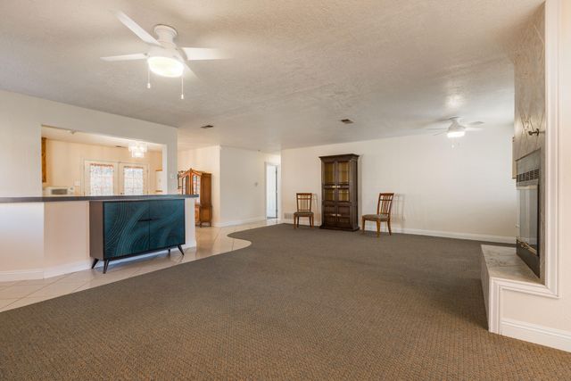 314 Don Carlos Avenue NE, Los Lunas, NM 87031