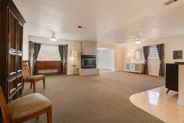 314 Don Carlos Avenue NE, Los Lunas, NM 87031