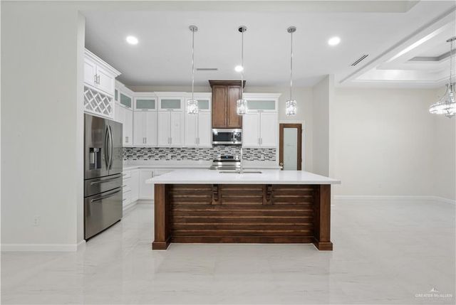 3911 Crimson Avenue, Mission, TX 78572