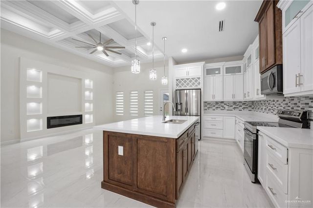 3911 Crimson Avenue, Mission, TX 78572