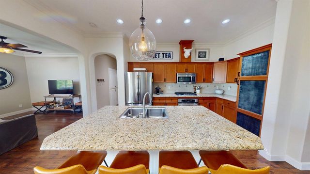 4207 Serena Lane, Clovis, CA 93619