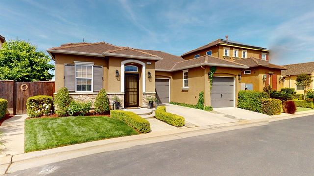 4207 Serena Lane, Clovis, CA 93619