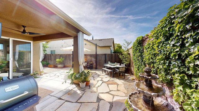 4207 Serena Lane, Clovis, CA 93619