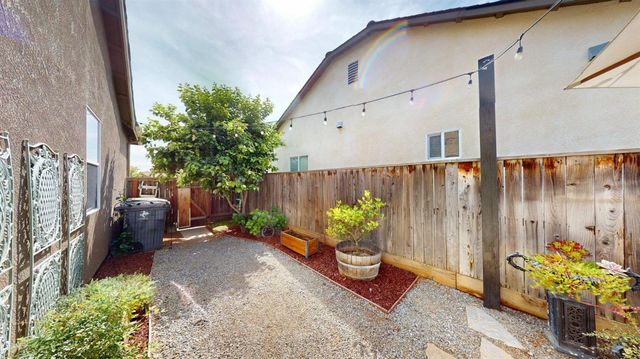 4207 Serena Lane, Clovis, CA 93619