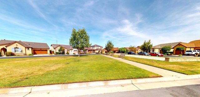 4207 Serena Lane, Clovis, CA 93619