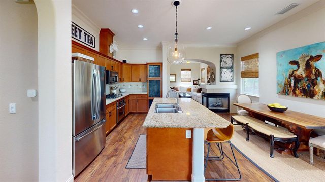 4207 Serena Lane, Clovis, CA 93619