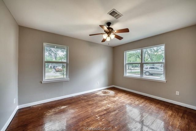 4006 Glenn Oaks Drive, Bryan, TX 77802